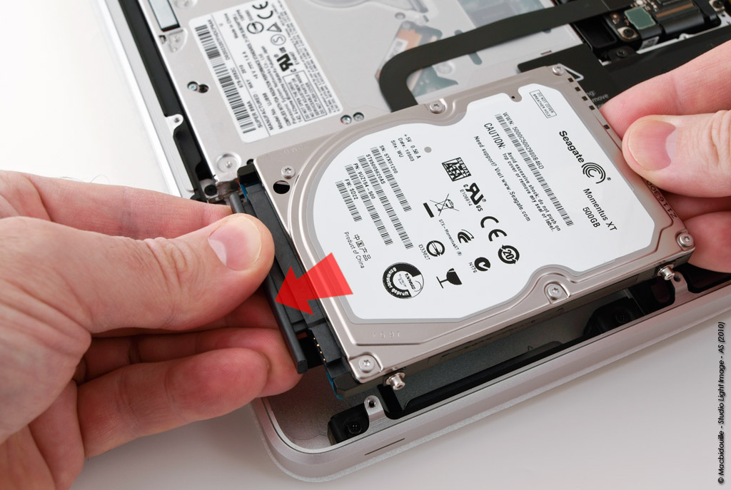 Ajouter un second disque dur ou SSD dans un MacBook Pro 13 (2010